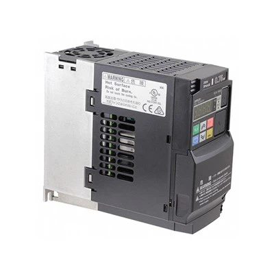 Quels sont les outils logiciels disponibles pour la configuration des variateurs de fréquence Omr...